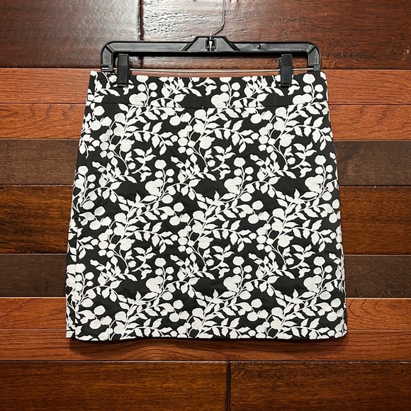 LOFT Dresses & Skirts - Loft Black and White Floral Mini Skirt